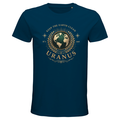 Blå t-shirt med cirkulärt motiv av jorden och satirisk text