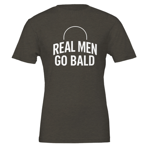 Real Men Go Bald" texttryck med halvcirkel på mörkgrå t-shirt.
