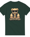 Grafisk design av vaktande teddybjörn – t-shirt med orten-tema och humoristisk ton