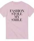 Kaxigt citat-tryck om modeindustrin i lyxig stil – ljusrosa t-shirt