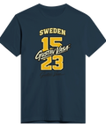 Gustav Vasa "SWEDEN 1523" sportig tryck på mörkblå premium t-shirt.
