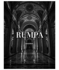 Svartvit poster med klassisk arkitektur av valv och marmorpelare med texten RUMPA mums centrerat i vit serif.