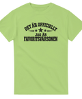 Stilren t-shirt med roligt budskap till familjens favoritsvärson i modern stil