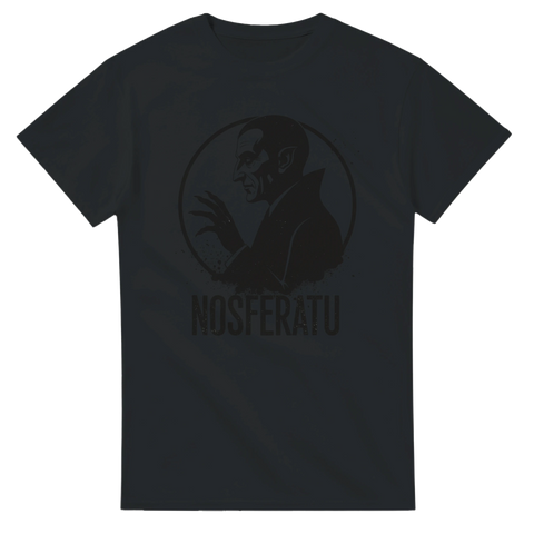 Mörk estetik med vampyrmotiv från Nosferatu på svart t-shirt