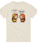 Roligt motiv med rymdtema och citatet He did it på beige t-shirt