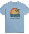 Nostalgisk sommarillustration med sol och hav på ljusblå t-shirt
