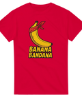 T-shirt med roligt motiv av banan med röd bandana och texten Banana Bandana – humoristiskt streetwearmotiv.