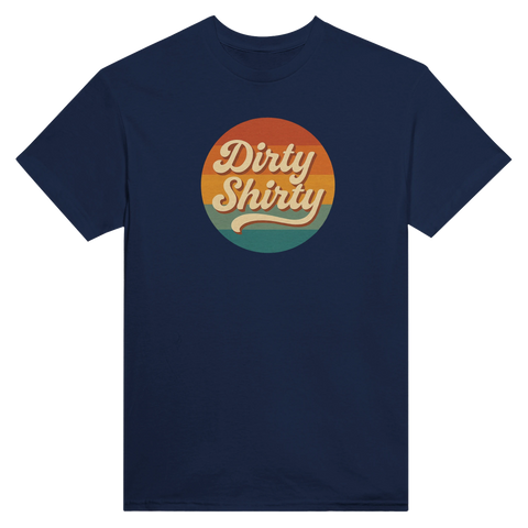 Dirty Shirty-tryck i retrostil med orange, gul, turkos cirkel på marinblå t-shirt.