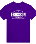 Lila t-shirt med texten Eriksson – A Family of Originals