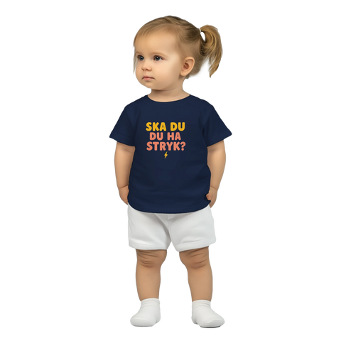 Ska du ha stryk?" baby t-shirt i mörkblått med gult och orange text, blixtsymbol.