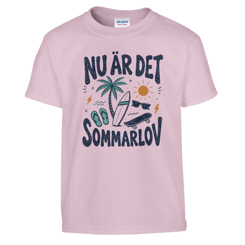 Grafiskt tryck med sol och skateboard – somrig t-shirt med text
