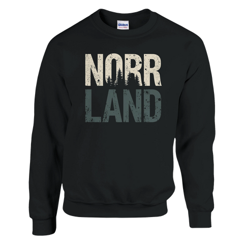 Norrland texttryck med skogssiluett på svart sweatshirt.