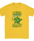 Gul t-shirt med tecknad illustration av en glad humlekotte som håller ett ölglas, med texten “Beer Makes Me Hoppy” – perfekt för ölälskare