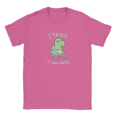 Rosa t-shirt med ironisk grafik föreställande en dinosaurie som fått nog