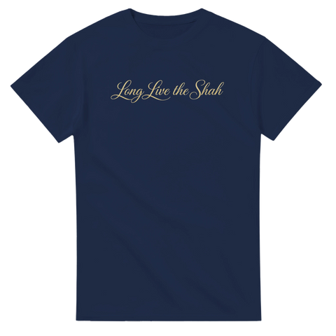 Marinblå t-shirt med lyxig textdesign och subtilt politiskt budskap
