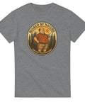 Grå t-shirt med retrobadge som visar en kraftig man i skogsmiljö med texten "Bulked by Nature – Limited Edition Body"