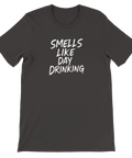 T-shirt med skämtsam textdesign i vit penseldragstil