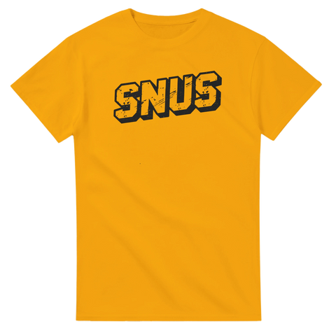 Gul t-shirt med ett tydligt och rått SNUS-texttryck