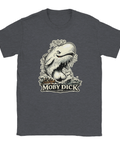 Nostalgisk och kraftfull t-shirt med motiv av valen Moby Dick på grå bakgrund
