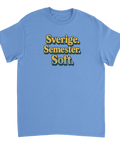 Retro citat-tryck Sverige Semester Soft på en ljusblå t-shirt