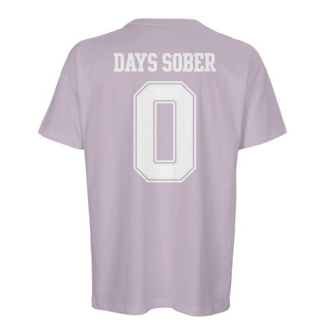 Ljuslila t-shirt med minimalistiskt statement-tryck inspirerat av matchtröjor