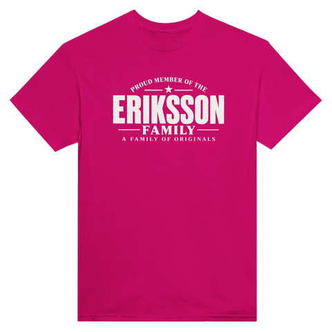 Ceriserosa t-shirt med texten Eriksson – A Family of Originals