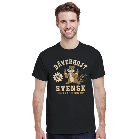 Man bär en t-shirt med satiriskt Bäverhojt-motiv och retro illustration