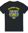 Kaxigt tigermotiv med svensk flagga i glasögonen – t-shirt med attityd