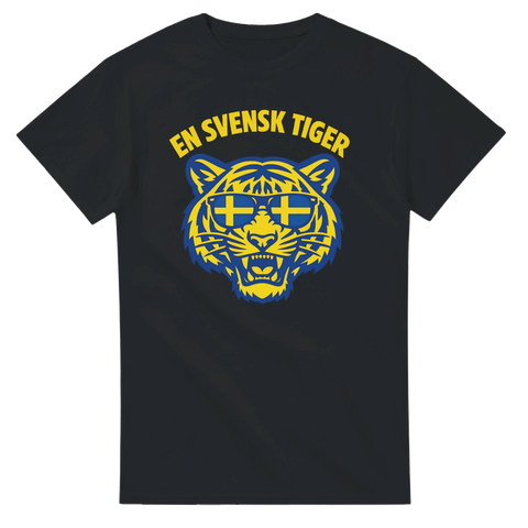 Kaxigt tigermotiv med svensk flagga i glasögonen – t-shirt med attityd