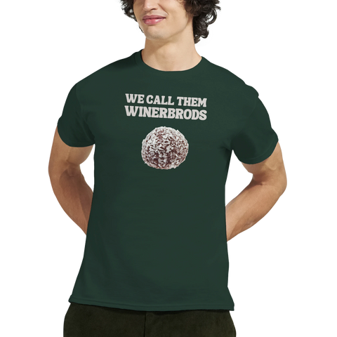 Chokladboll med kokosflingor och text "WE CALL THEM WINERBRODS" på mörkgrön t-shirt.