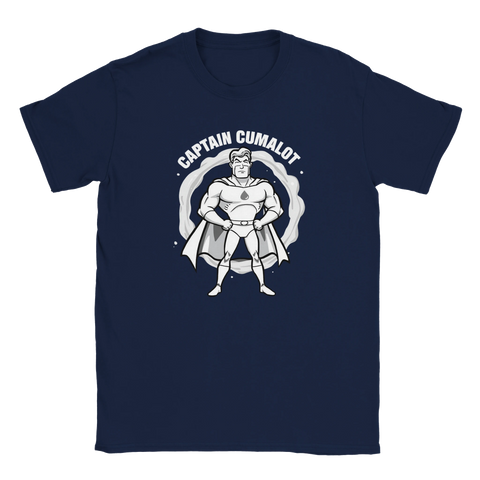 Tecknad superhjälte med text "CAPTAIN CUMALOT" i vitt på marinblå t-shirt.