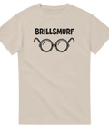 Stilrent motiv av runda bågar och texten Brillsmurf på beige t-shirt