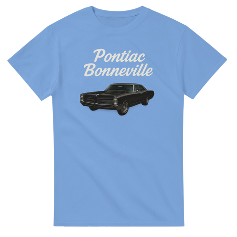 Pontiac Bonneville 1967 svart bil med text på ljusblå t-shirt.