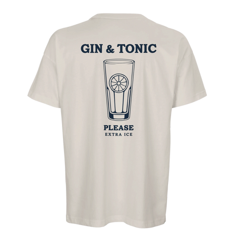 Grafiskt ryggtryck med Gin & Tonic glas på beige oversized t-shirt
