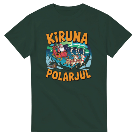 Mörkgrön t-shirt med retro Kiruna Polarjul design och snöig stuga