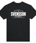 Svart t-shirt med texten Svensson – A Family of Originals