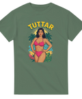 Pinup-tjej i rosa bikini med texten "TUTTAR" på olivgrön t-shirt.