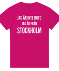 Självironisk text t-shirt med budskap om Stockholm – modern stil