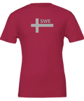 Mörkröd t-shirt med en modern tolkning av det svenska korset i grått