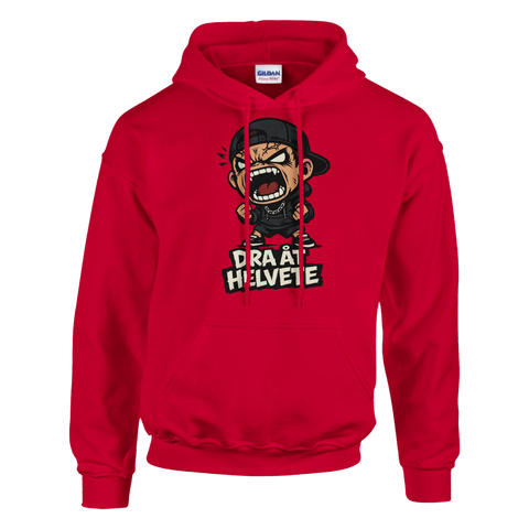 Arg tecknad figur med "Dra åt helvete"-text på röd Gildan Heavy Blend hoodie.