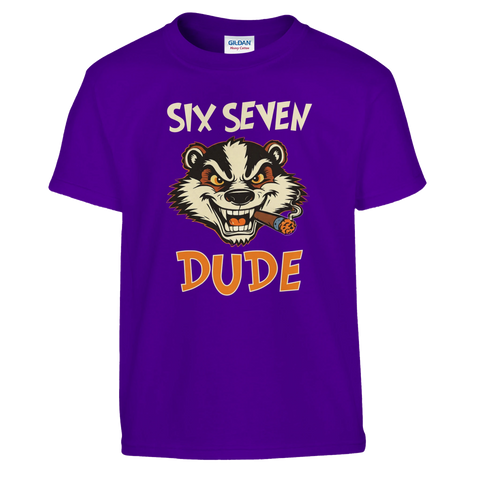 Six Seven Dude text, tecknad grävling med cigarr på lila t-shirt, retro.