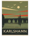 Närbild på en stadsposter av Karlshamn med texten Still Standing, visad som en stilren väggdekoration i ett hem.