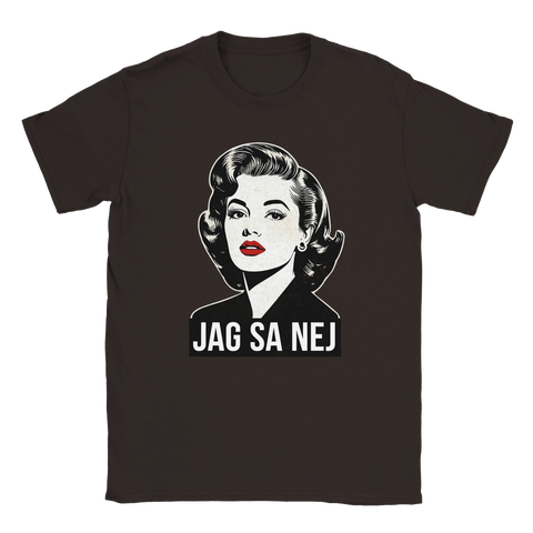 Mörkbrun t-shirt med kaxigt statement-tryck och nostalgisk estetik