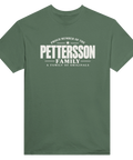 Olivgrön t-shirt med texten Pettersson – A Family of Originals