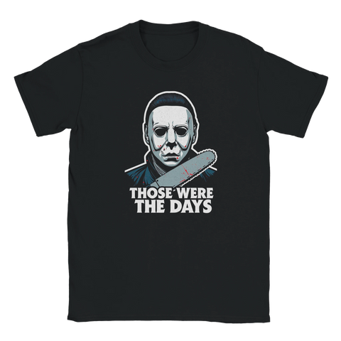 Illustrerad t-shirt med skräckmask och motorsåg i nostalgisk sticker-stil