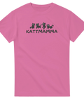 Tecknade svarta katter med texten "KATTMAMMA" på en rosa t-shirt.