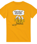 Illustration av bananer som klätt av sig på gul t-shirt