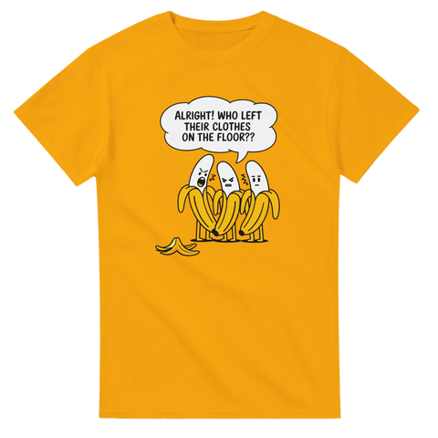 Illustration av bananer som klätt av sig på gul t-shirt
