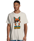 Räv med solglasögon och texten "Zero Fox Given" på en beige oversized t-shirt.