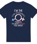 Satiriskt citat-tryck med transsymbol i gradientfärger på marinblå t-shirt